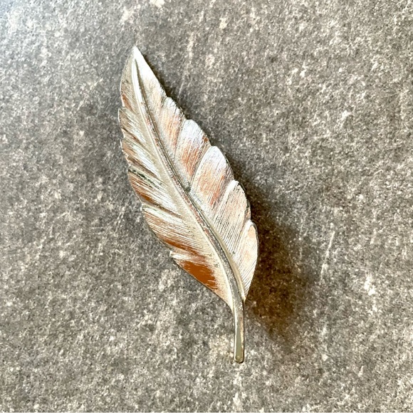 Vintage Silver Leaf Lapel Broche or Hair Clip Silver Tone - Picture 3 of 5